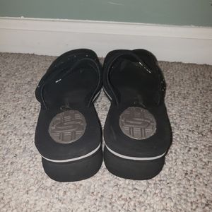 Sketchers women's flip flops shoes size 8 slip ons